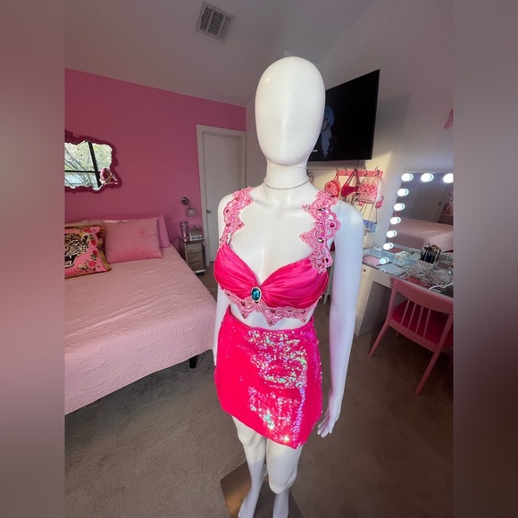 Princess Peach Costume Bra 🍑 34 C 👑 💖 - Picture 11 of 16